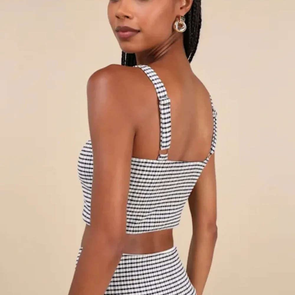 NWT Navy Blue Gingham Square Neck Cropped Tank Top - Small